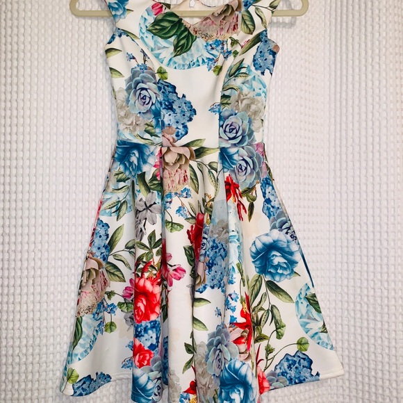 Floral Jessica Wright Skater dress - Picture 3 of 4